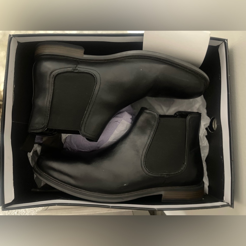 Preowned Men’s Franco Fortini chukka boots.